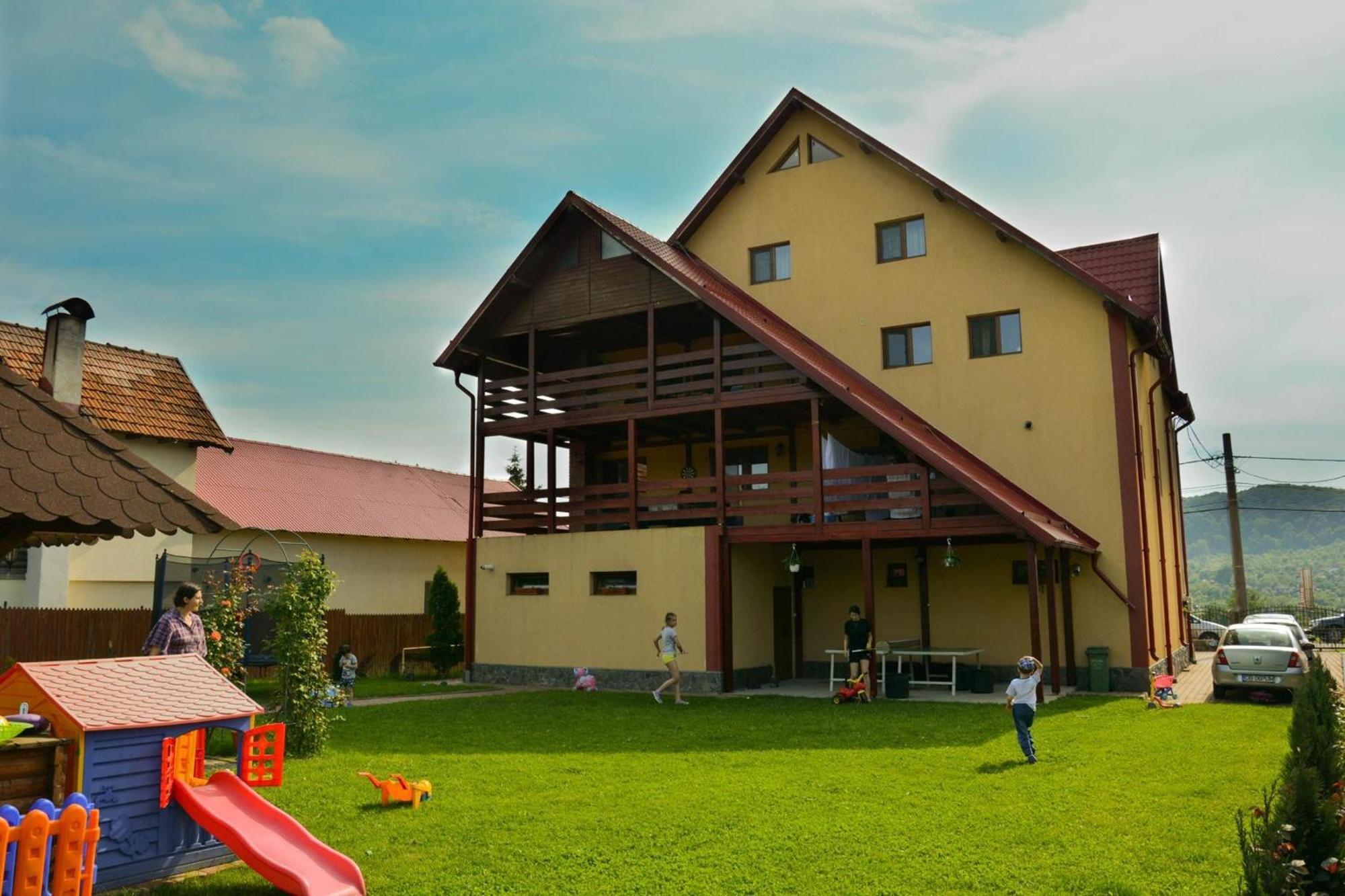 Отель Casa Leu Куртя-де-Арджеш Экстерьер фото